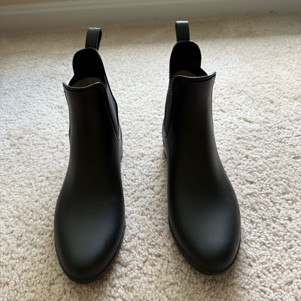 J. Crew Matte Chelsea rain boots in great condition